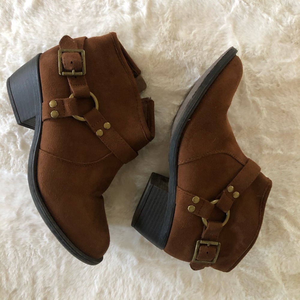 Soda Brown Booties size 7